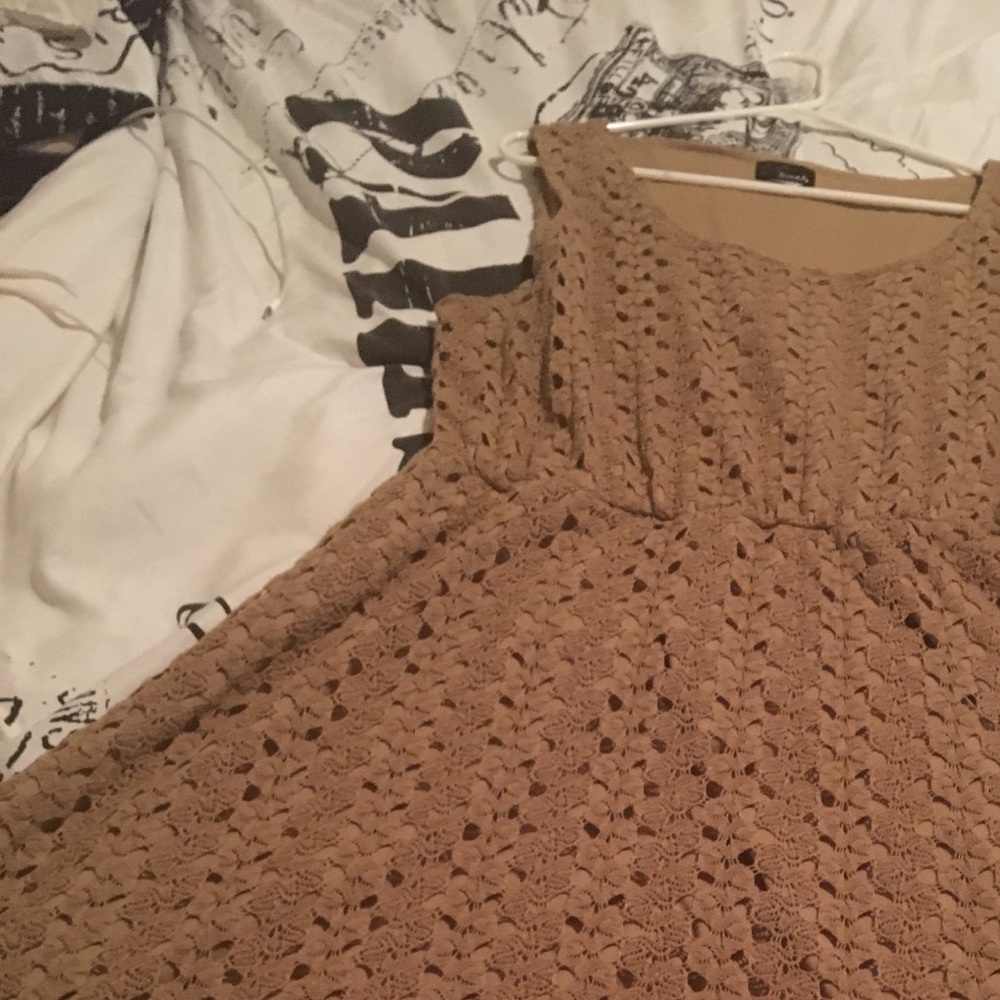 Brown tan dress 👗👖👚4 for $15 when bundled